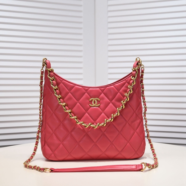 シャネルバッグ正面デザイン